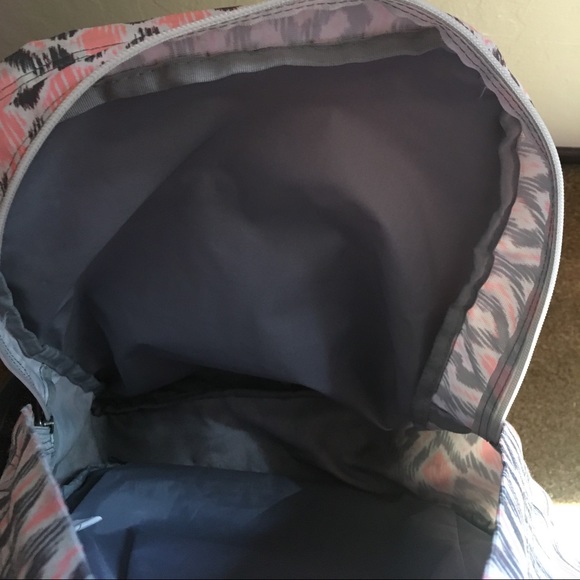 Grey and pink patterned jansport backpack! - Picture 2 of 3